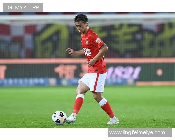 实时新闻深圳足球队的转型之路揭秘从传统强队到现代化职业俱乐部的蜕变之旅